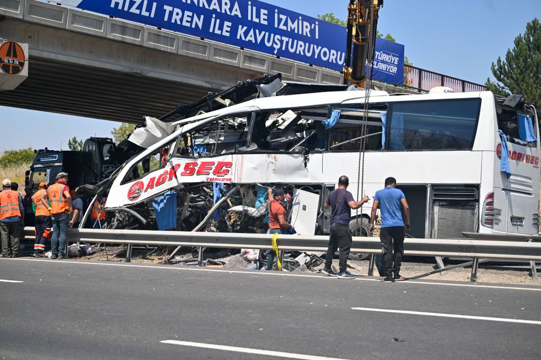 Ankara'daki otobüs faciasında ölü sayısı 11’e çıktı 15